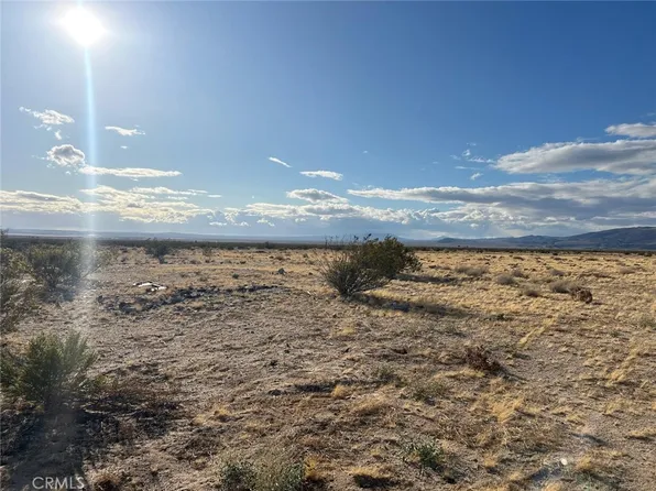 2 Goldfich Ave, Landers, CA 92285