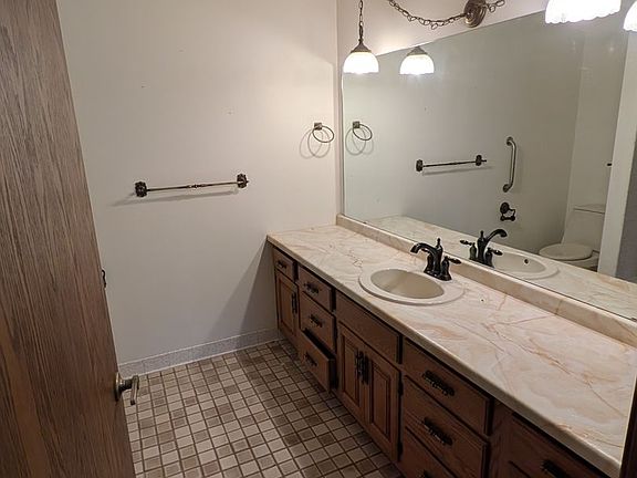 4th image of 1408 Strongs Ave APT 403
