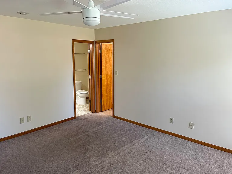 320 Eldridge Ln — Photo 7