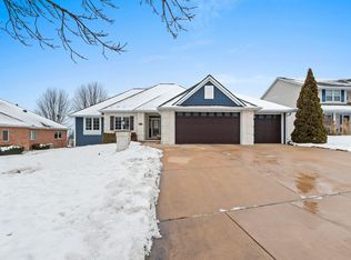 1228 Gail Dr, Green Bay, WI 54311