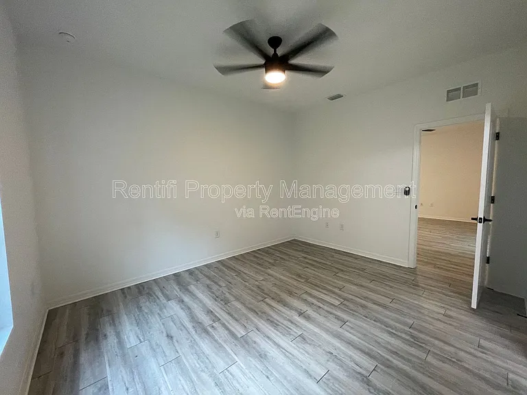 558 Nimitz Blvd — Photo 13
