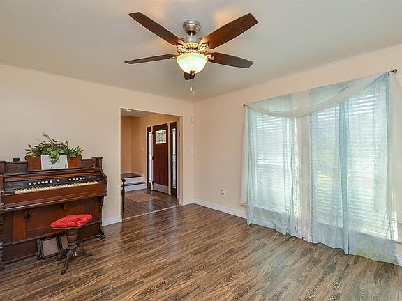 5th image of 8114 Pine Falls Dr