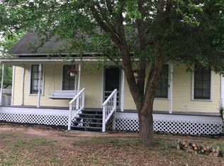 815 6th St, Sealy, TX 77474