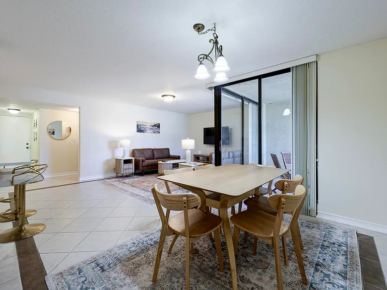 825 Egret Cir #209 — Photo 2