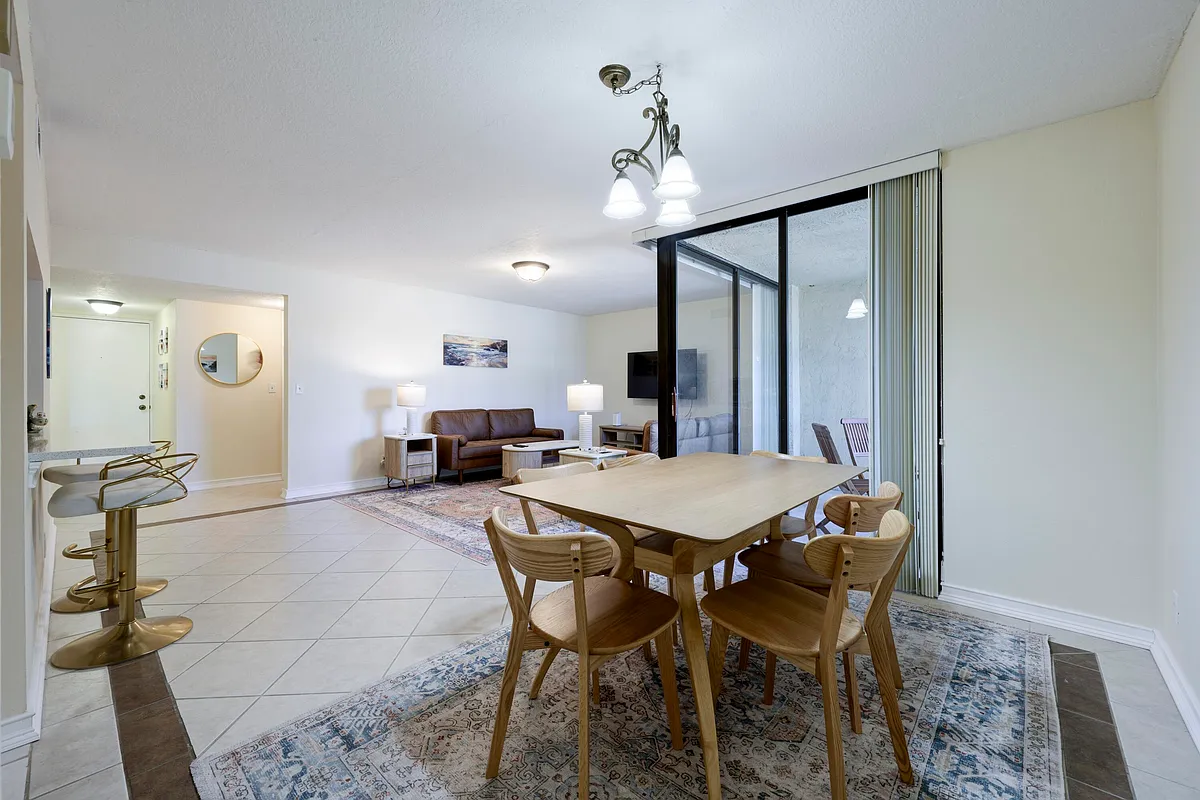 Building Photo - 825 Egret Cir #209