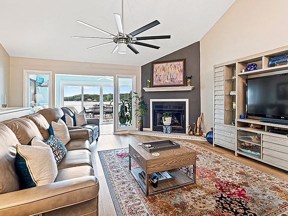 5th image of 310C Driftwood Dr
