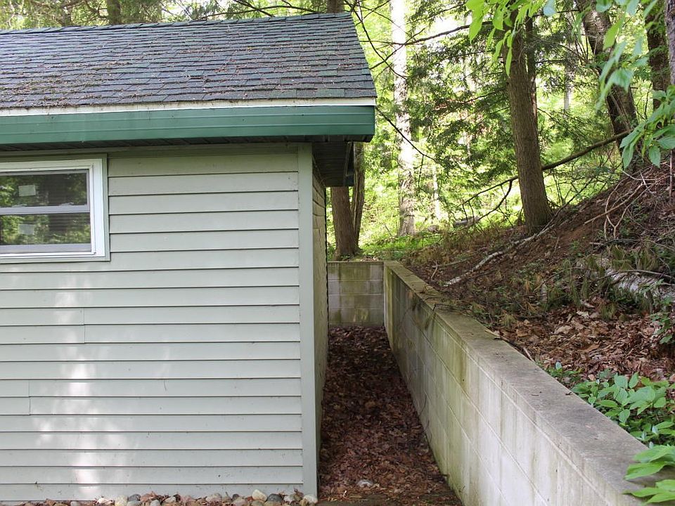 2nd image of 17900 Spring Dr