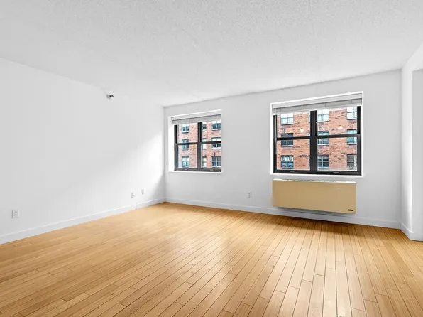 516 West 47th Street image 2 of 11