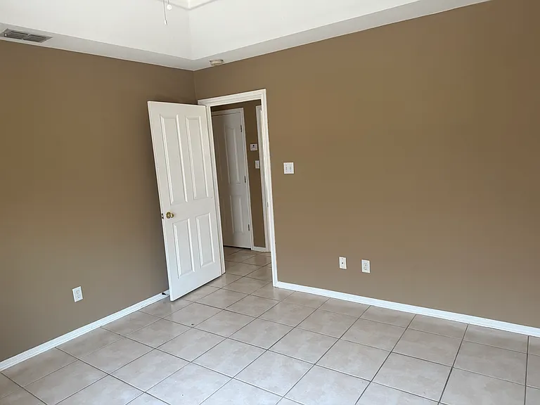 2013 Aruba Dr #1 — Photo 8
