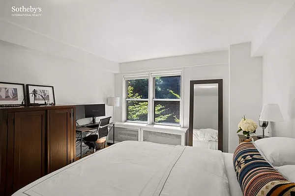 Sold by Sotheby's International Realty | media 17