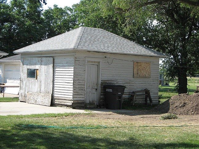 2nd image of 408 W 12th St