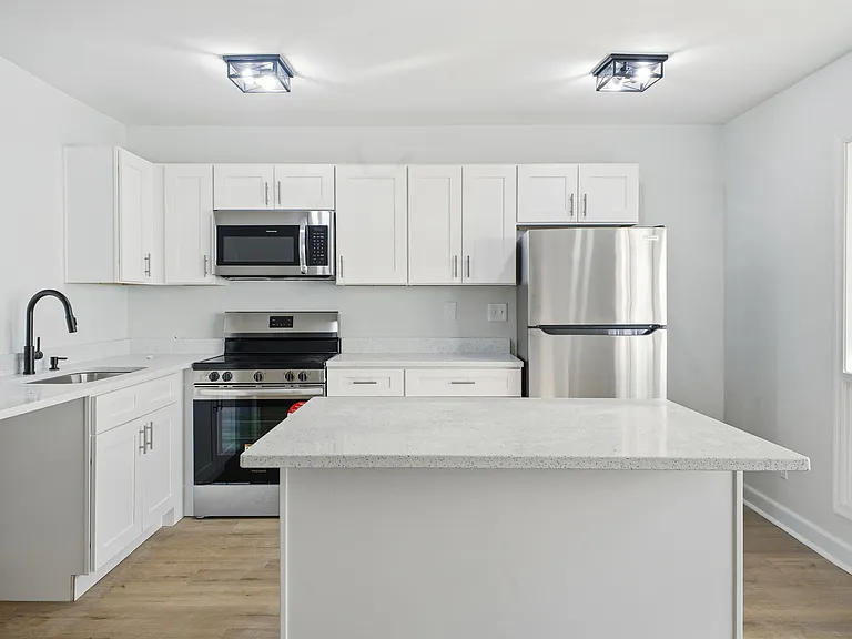 2065 E Ocean View Ave — Photo 5