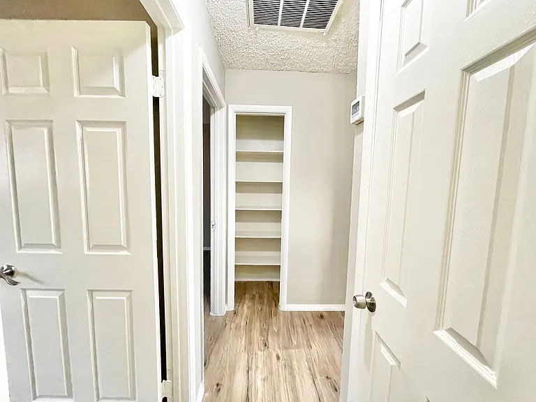 1400 Henry Dr — Photo 7