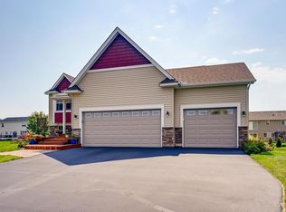 9477 Dunes Ln S, Cottage Grove, MN 55016