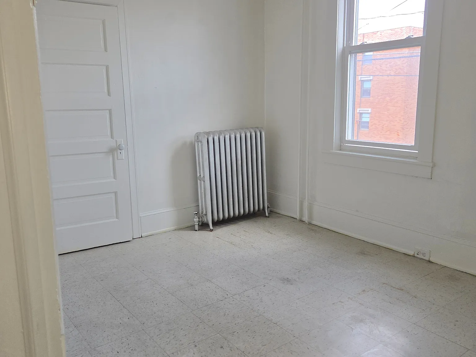 2 bed, $1,275 — Photo 4