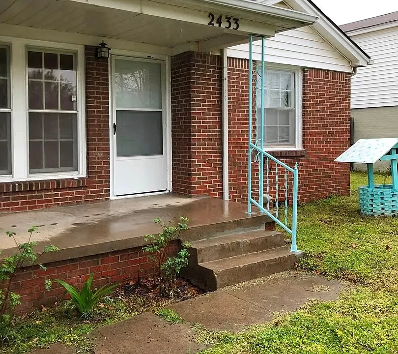2433 NW 35th St