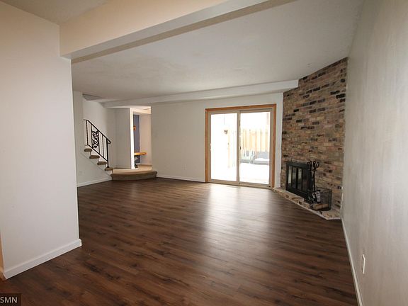 3rd image of 2543 Unity Ave N