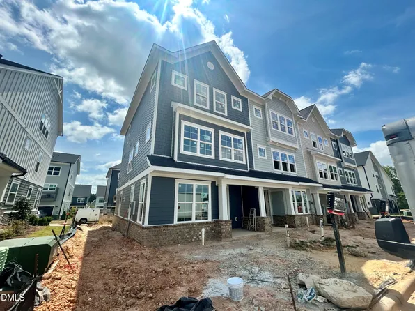 3016 White Rail Dr, Fuquay Varina, NC 27526