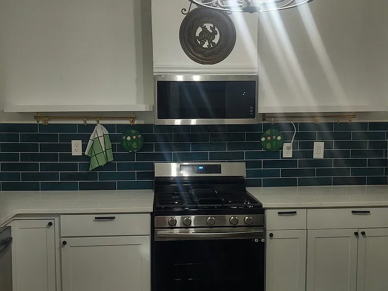208 Linwood Ave — Photo 4