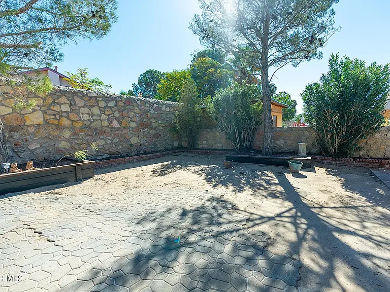 1338 John Phelan Dr — Photo 13