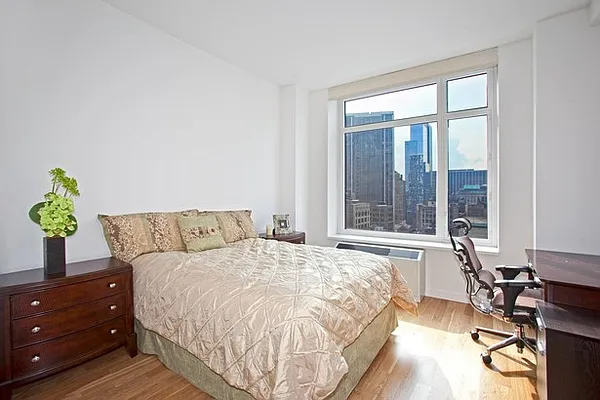 Sold by BLU Real Estate | media 8