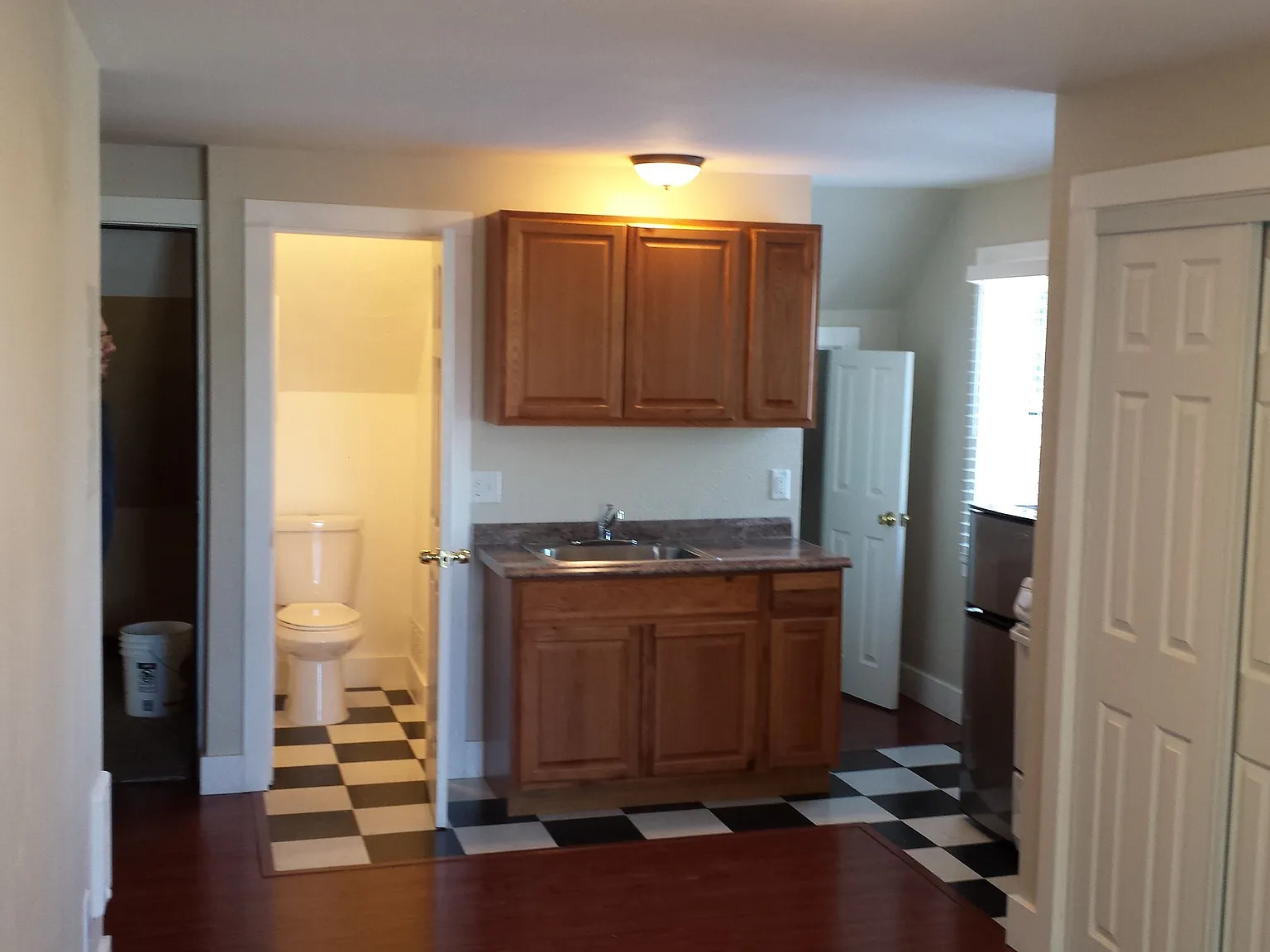 Studio, 366 sqft, $949 — Photo 3