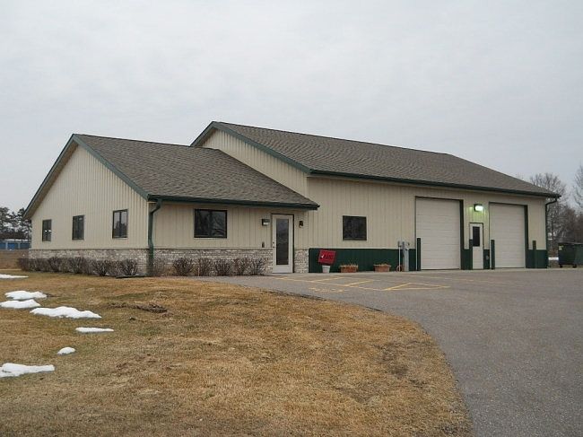 1st image of 864 Community Dr