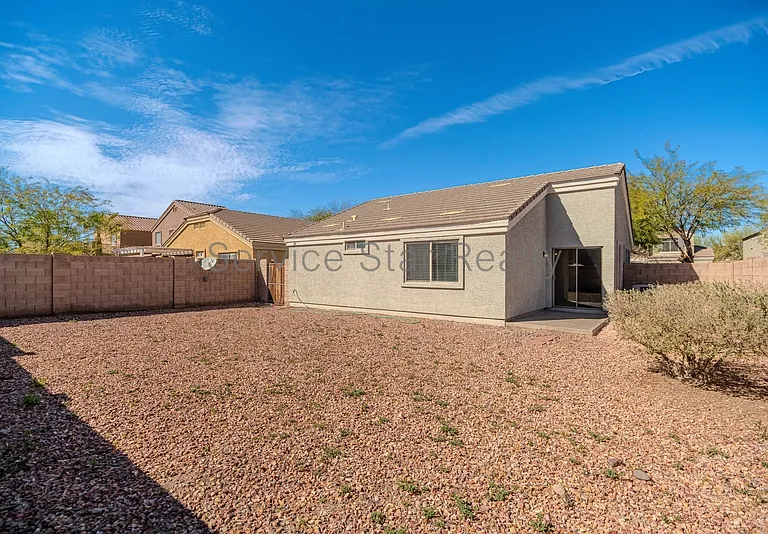 23985 W Pecan Rd — Photo 4