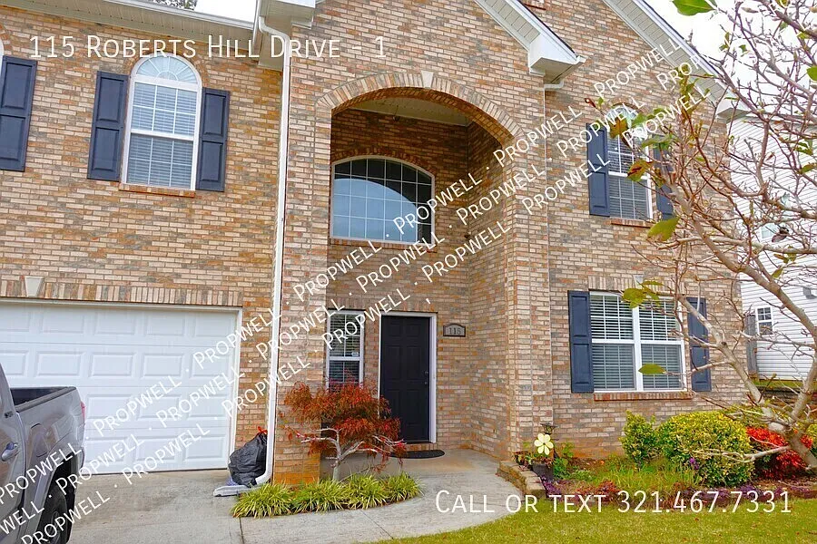 4 bed, 2.5 bath, 2470 sqft, $2,190 — Photo 1