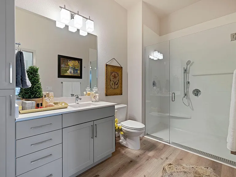 La Vida 55+ Luxury Living — Photo 7