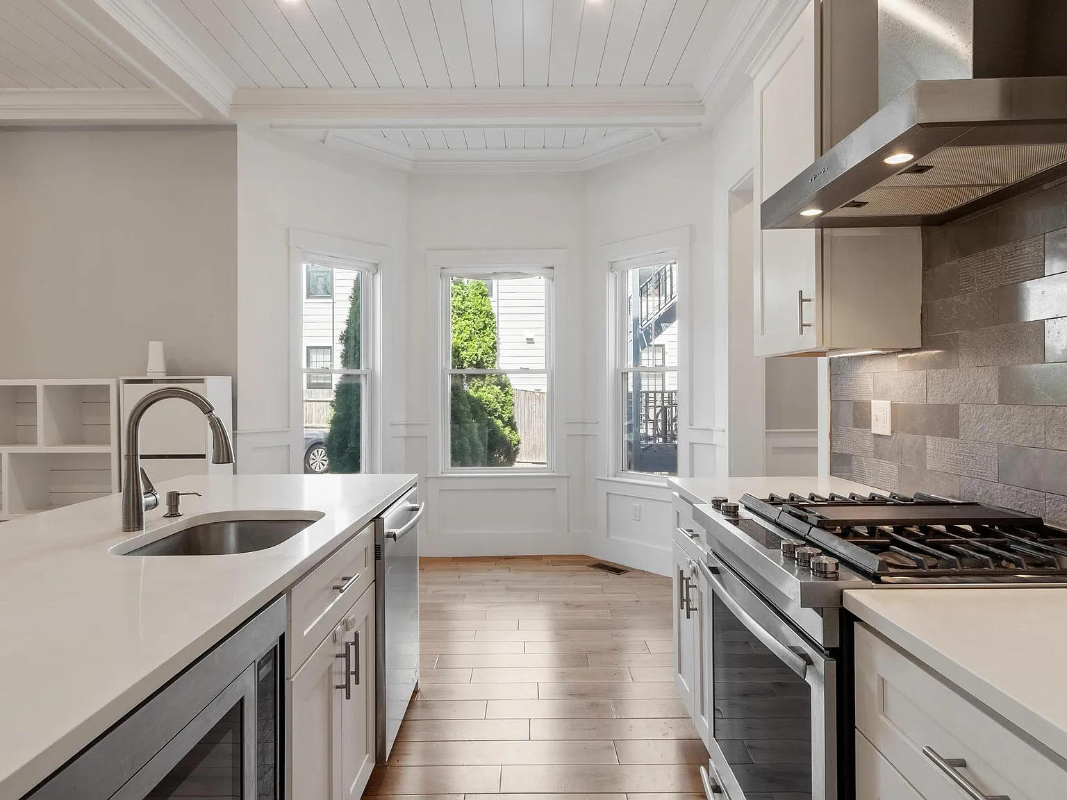 2 bed, 1840 sqft, $5,100 — Photo 3
