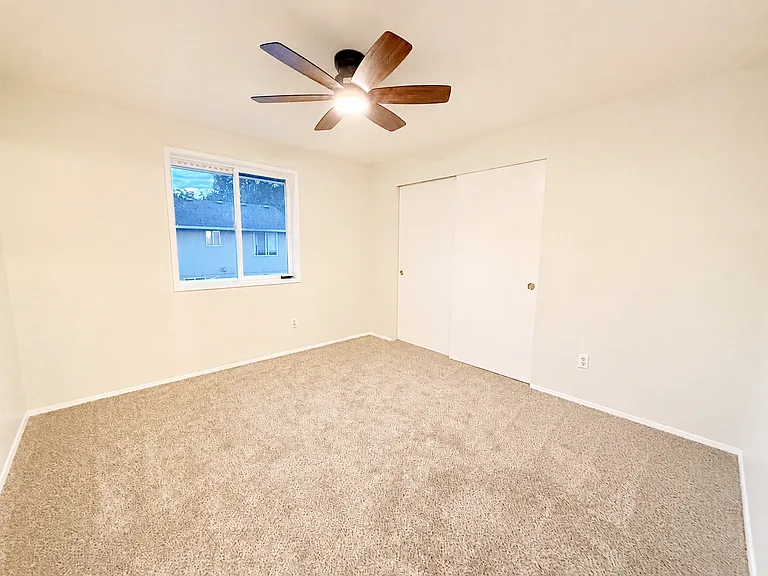 275 Hillshire Dr — Photo 19