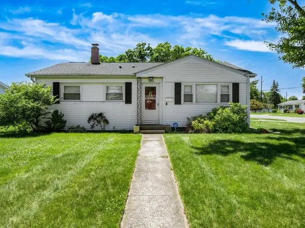 3004 Kettering Dr, South Bend, IN 46635