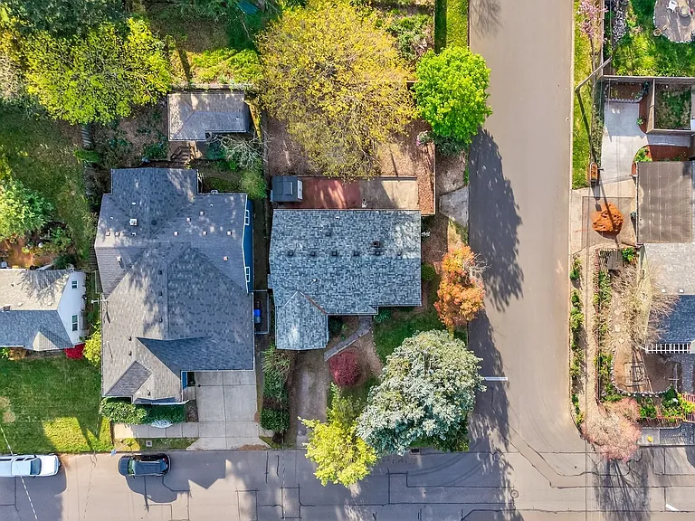 345 NW Norman Ave — Photo 33