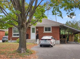 616 Browning Ave #B, Ottawa, ON K1G0T9