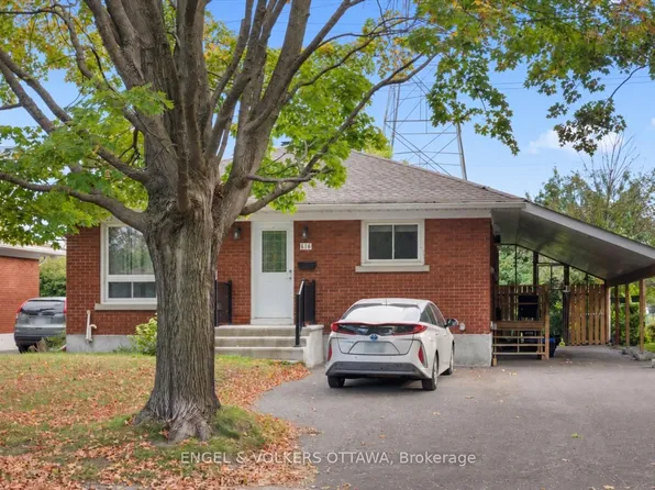 616 Browning Ave #B, Ottawa, ON K1G 0T9