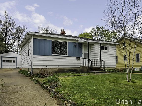 3rd image of 122 35th St SE