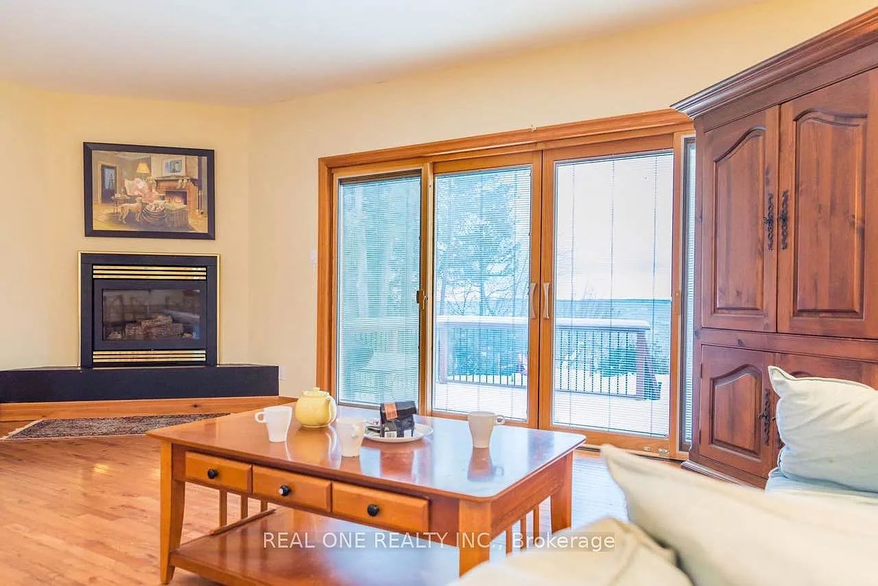 6 bed, $5,000 — Photo 3