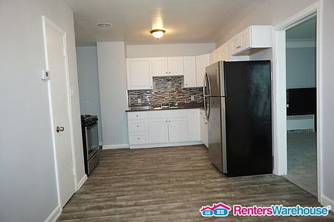 3rd image of 1811 Oliver Ave N