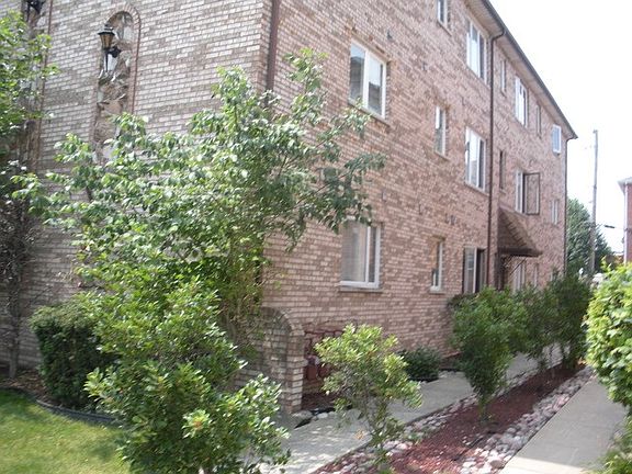 5th image of 6440 S Narragansett Ave APT 1W