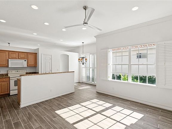 5th image of 151 Vista LN