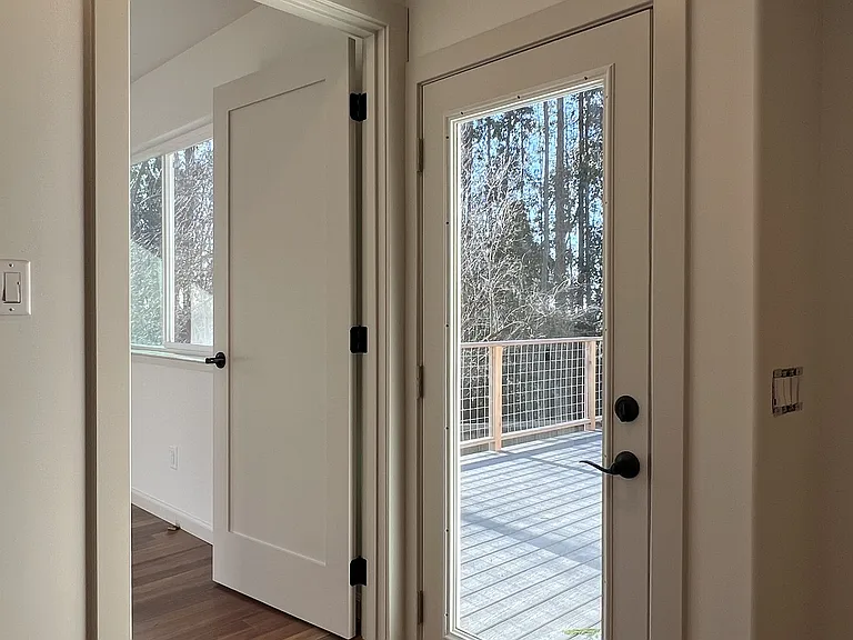 537 Bayside Rd — Photo 10