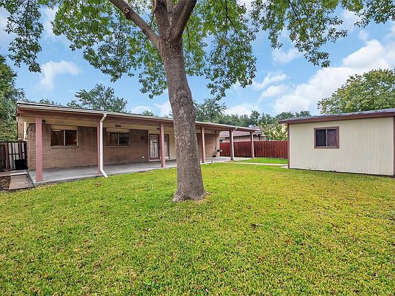 2nd image of 1502 Bosque Dr