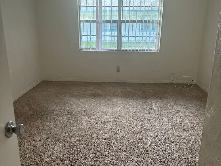 Magnolia Apartments — Photo 7