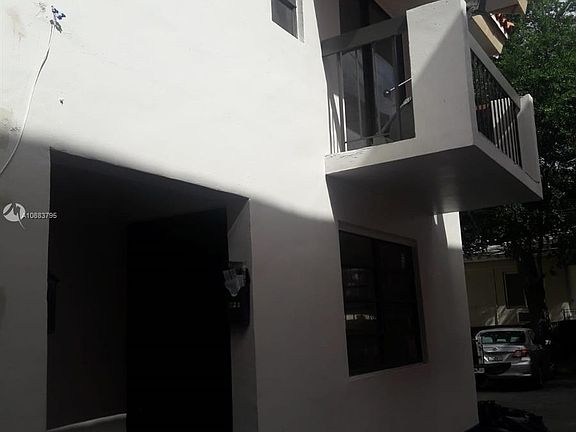 3rd image of 217 Calabria Ave Unit 221