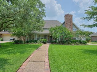 2221 W Briargate Dr, Bryan, TX 77802
