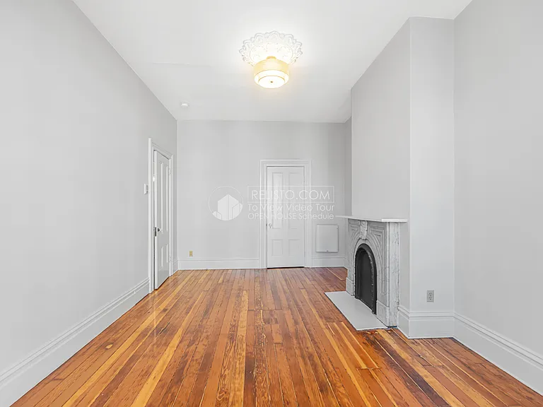 569 Capp St — Photo 12