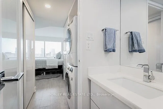 1001 Bay St #2219 — Photo 15