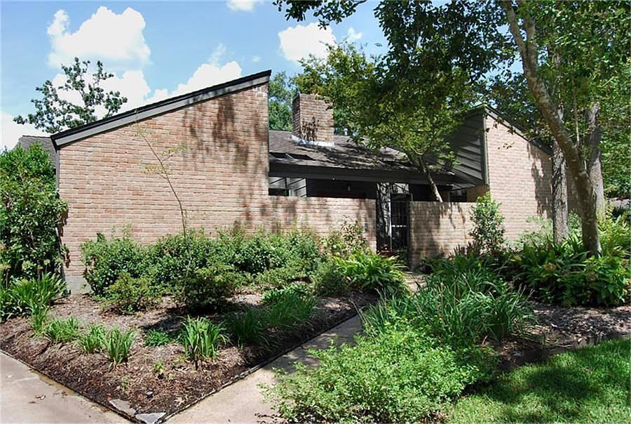 2nd image of 3707 Palmetto Creek Dr