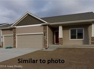 14204 Plum Dr, Urbandal, IA 50323